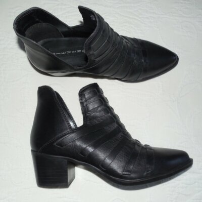 STEVEN Steve Madden Dova Black Leather Slip-on Booties Heels - 8 M - NEW