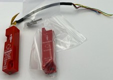 BRAND NEW W/BOX- Allen Bradley GuardMaster 02067 FCS Mag Head + Actuator ????