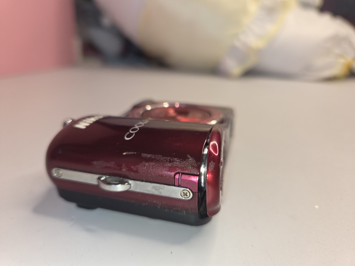 Nikon COOLPIX L32 Digital Camera 20.1 MP 5x Red Tested Battery