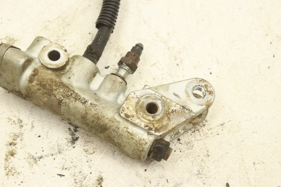 Pie de cilindro maestro de freno Can-Am Outlander L 570 DPS 16 705601273 51175 Foto 4 de 4