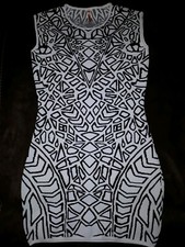 Ladies Lovely  Black & White Sleeveless Bodycon Dress Size Medium/Large  NWOT.