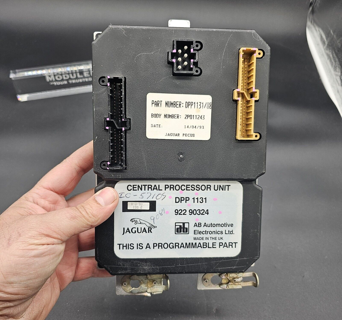 おまとめ【cal306】【cal301】【cal309】 Ca2-B0-34-625-321-C 25 Amp Carling Circuit Breaker, Black