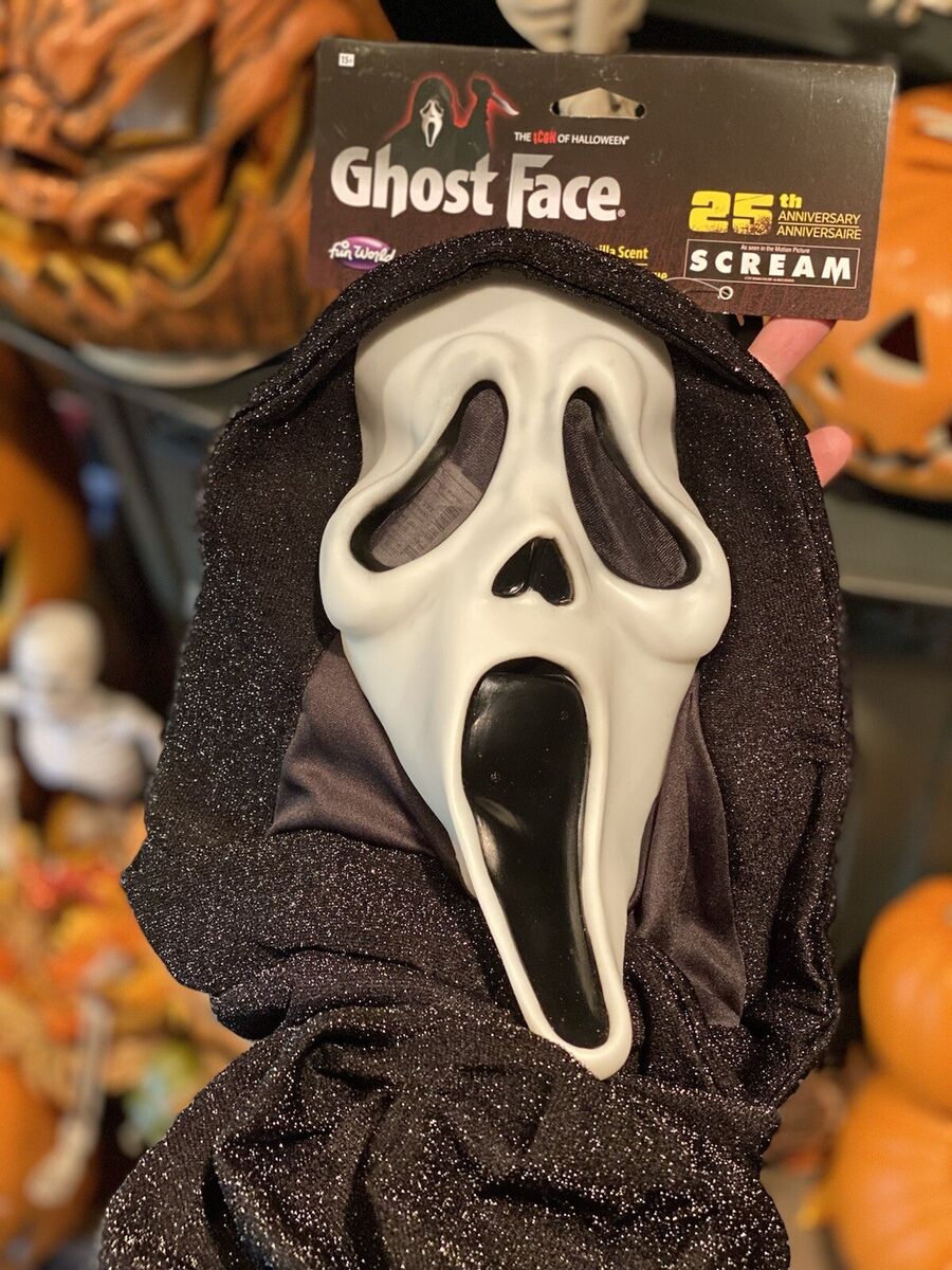 Scream' 25th Anniversary Of Ghostface Wanting to Know What's Your Favorite Scary  Movie