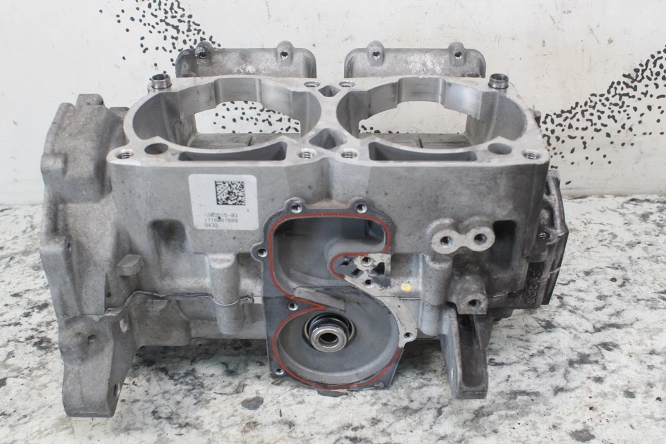 2018 POLARIS PRO RMK 800 AXYS 3" Crank Cases Main Crankcases -Core- 2207329 - Imagem 3 de 4