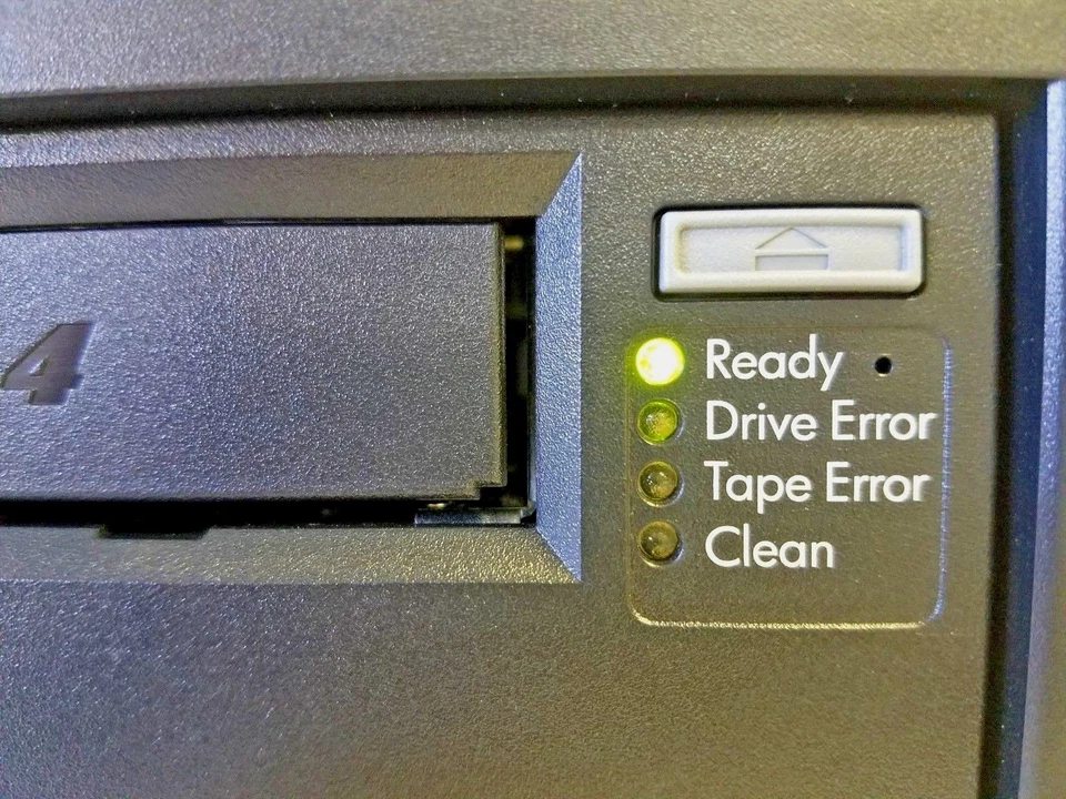 Hp Storageworks LTO-4 Ultrium 1840 External Tape Drive SCSI EH854A - Image 3 of 4