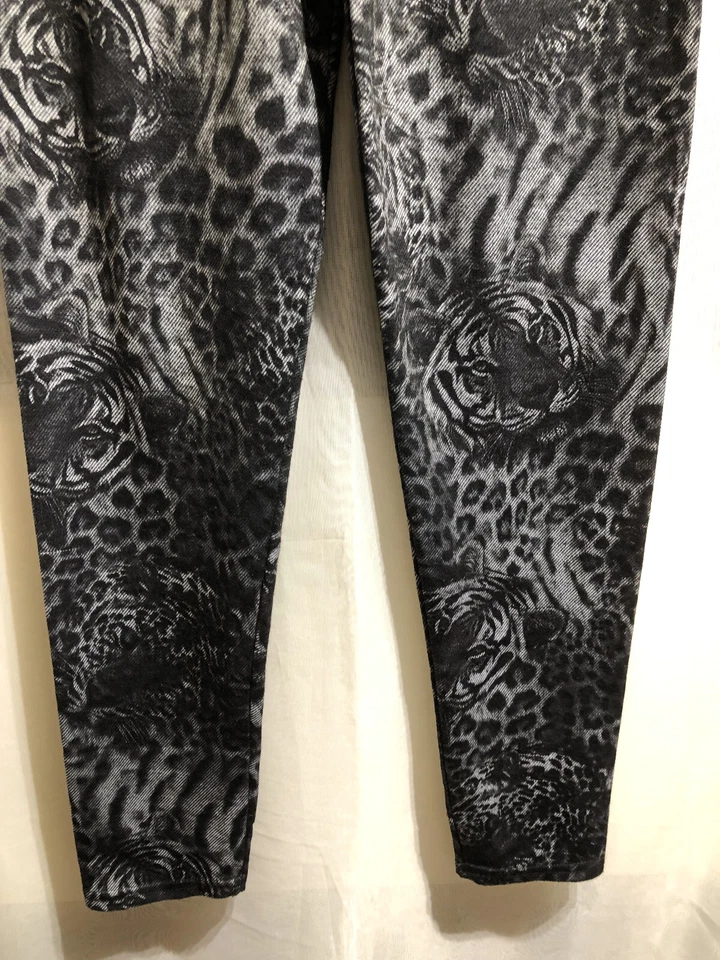 ЖЕНСКИЕ ЧЕРНЫЕ/СЕРЫЕ ЛЕГГИНСЫ С АНИМАЛИСТИЧЕСКИМ ПРИНТОМ РАЗМЕР: M/L ПОДХОДИТ РАЗМЕР 6/8 (WL03) - Изображение 3 из 4