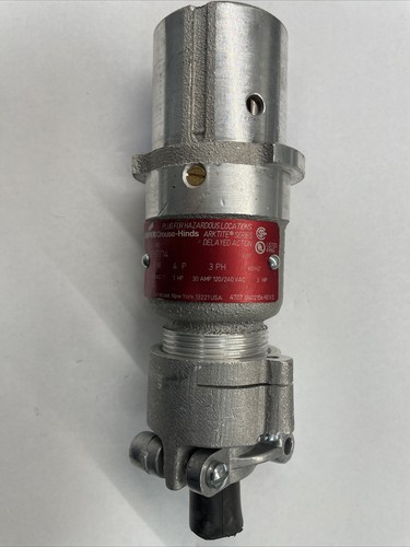 Cooper Crouse-Hinds Plug CPH7714 3 Wire  4 Pole 30A Pin Sleeve 