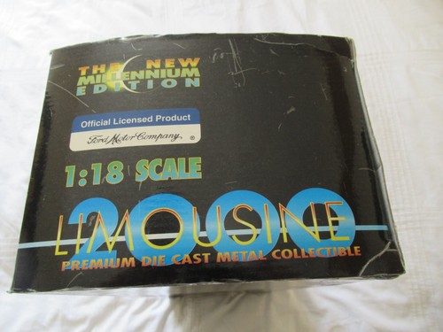 SUN STAR LINCOLN LIMOUSINE 2000 SCALE 1:18 No. 1260 - Picture 13 of 14
