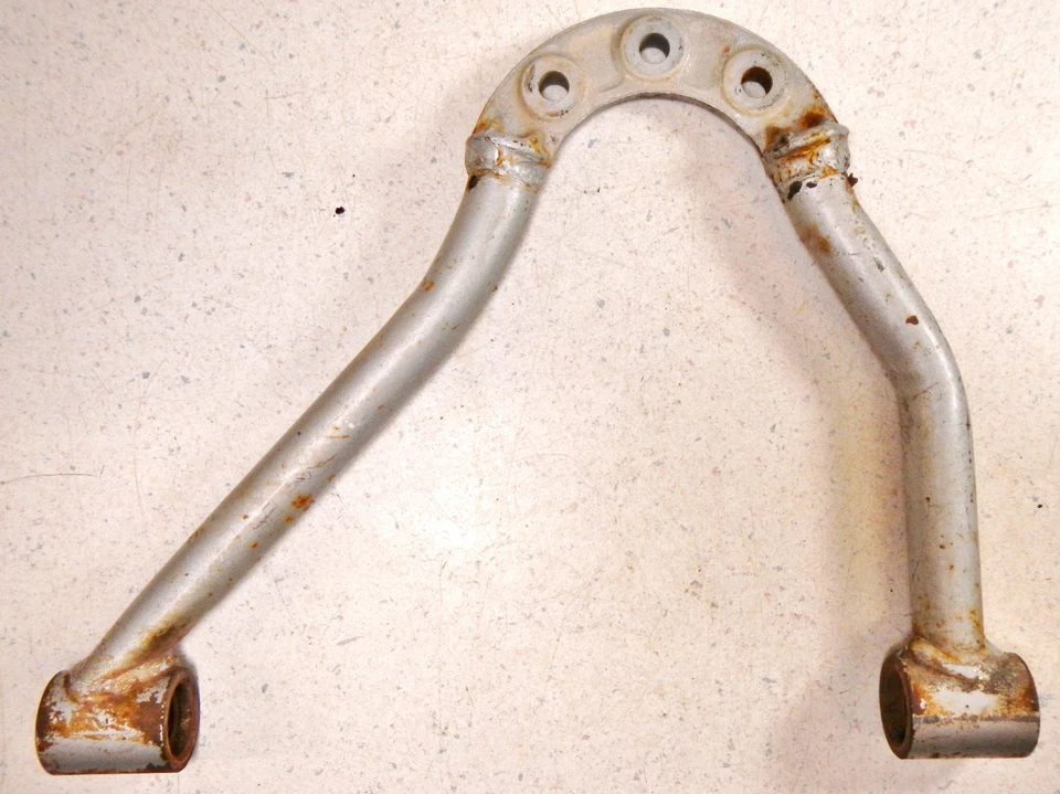 92 SUZUKI QUADRUNNER LT230E LADO DERECHO SUPERIOR BRAZO A Foto 3 de 4