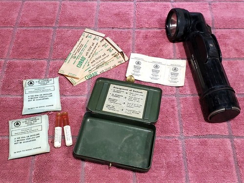 VINTGE BELL SYSTEM LINEMAN TASCHENLAMPE & ERSTE HILFE KIT MIT ALTEM INHALT