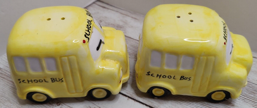 Vintage ~ Anthropomorphic School Bus Salt And Pepper Shakers With Stoppers. - Picture 5 of 8