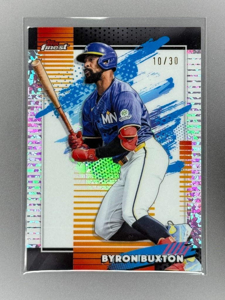 2026 Topps Finest Byron Buxton Uncommon White Mini-Diamond Refractor # /30 Twins