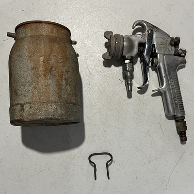 #ad DeVilbiss Type JGA 502 Paint Spray Gun w 30 Nozzle amp; Canister Used $69.99