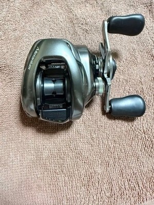 Shimano 20 Metanium HG Baitcastrolle rechts nur Süßwasser gebraucht