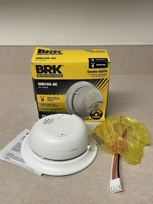 BRK First Alert SMI100-AC/1046836 Smoke Detector AC Powered w/Battery
