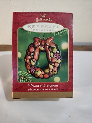 HALLMARK KEEPSAKE ORNAMENT ~ WREATH of EVERGREENS ~ 2001 EUC