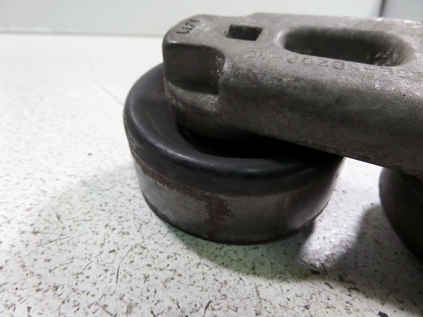 0308 Jaguar SType R Supercharged Drive Belt Tensioner Pulley OEM STR