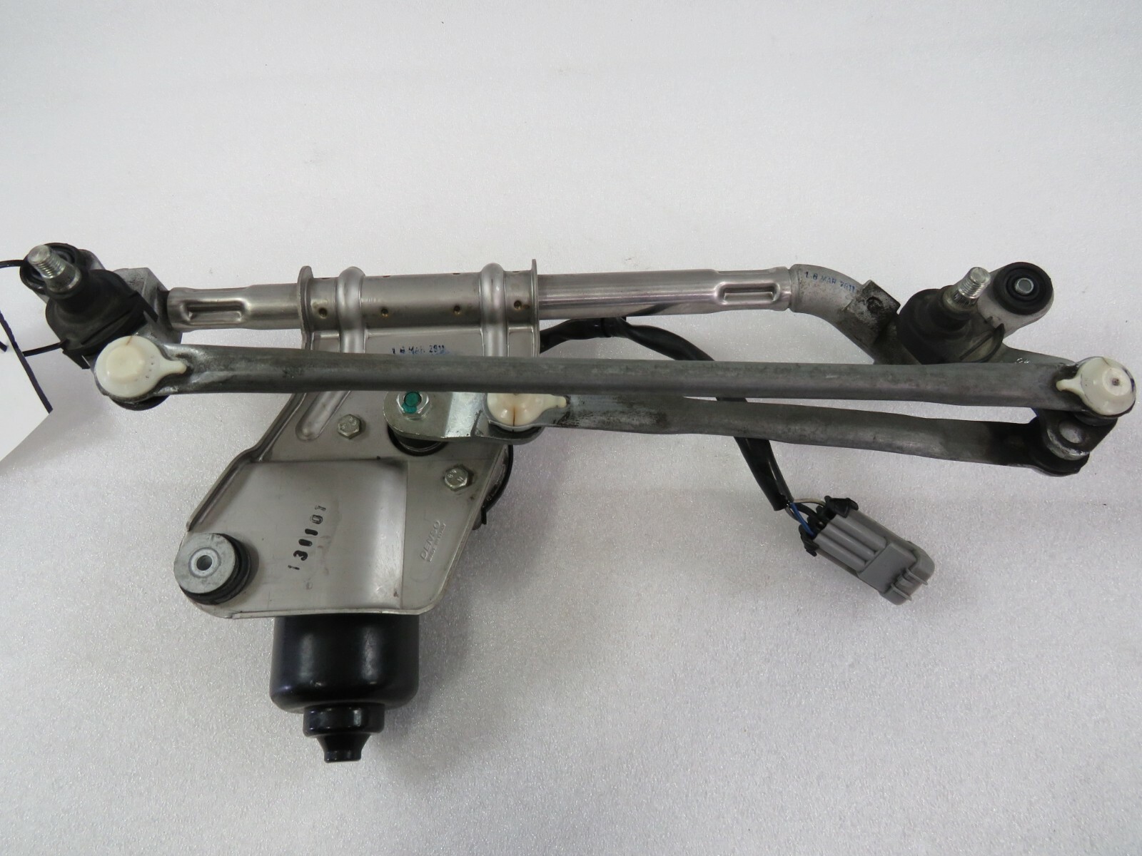 Ferrari California, Wiper Motor w/ Wiper Transmission, Used, P/N 69770800