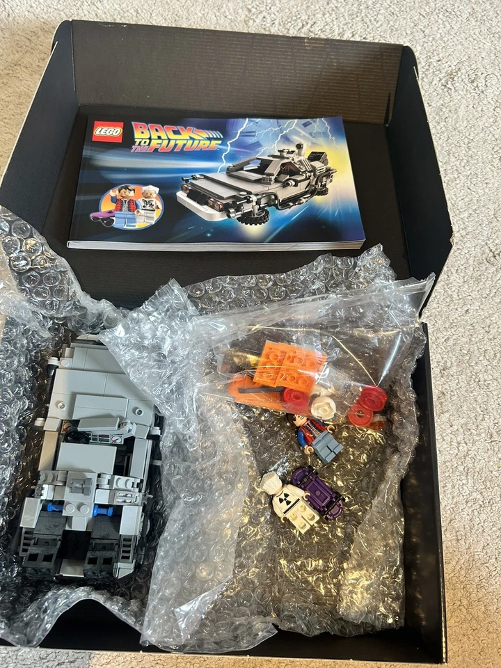 LEGO Ideas 21103 The DeLorean Time Machine, photo 2 of 2