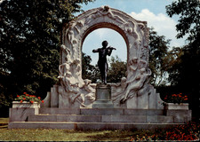 Postcard Vienna Johann Straub Monument Flowers Architecture Vintage