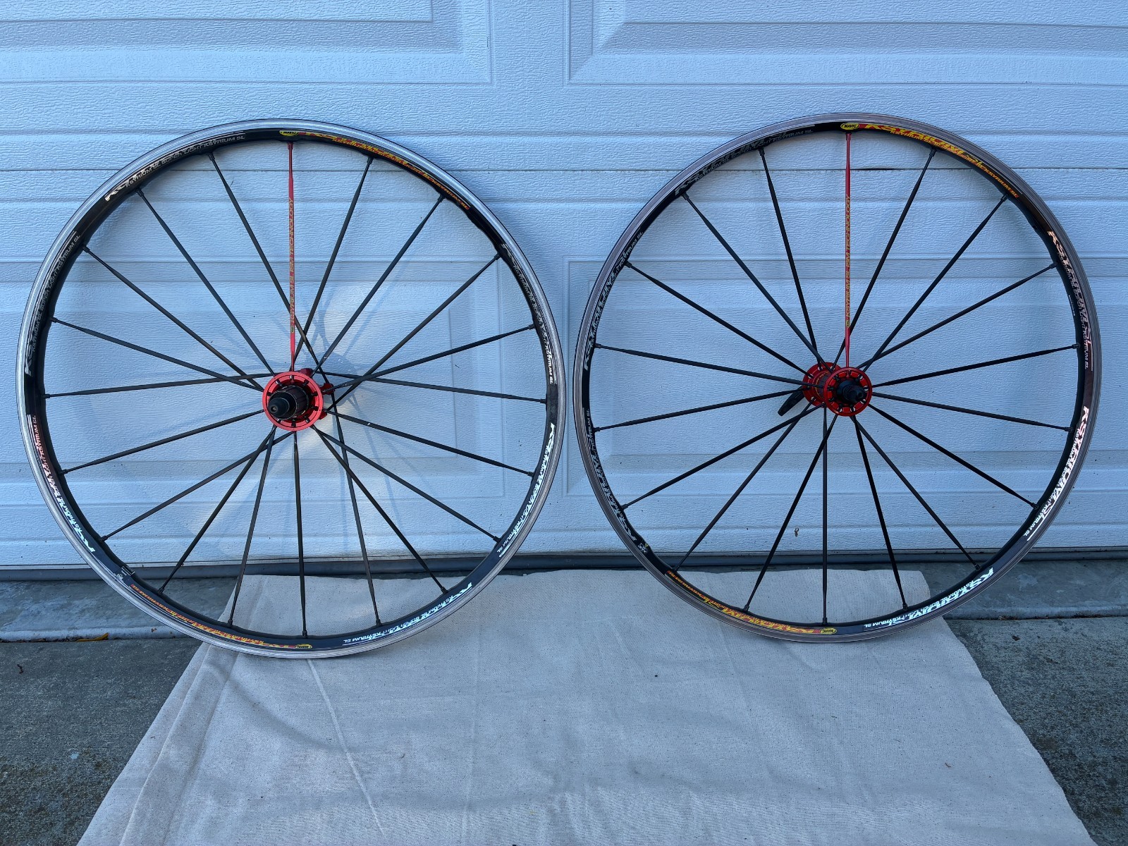 Mavic Ksyrium SL Wheelset 700c 18/20 Bladed Spoke w/Shimano 10 Speed Freehub