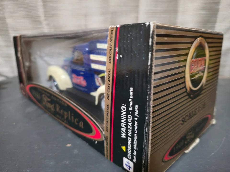 Golden Wheel 1940 福特复制品压铸百事可乐送货卡车 1: 18 全新带盒 带绑 — 第 3/4 张图片