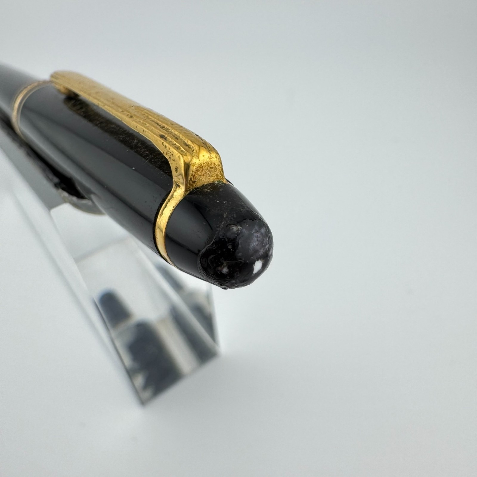 Montblanc Meisterstück No. 144 Classique Fountain Pen 14K Gold EF Nib