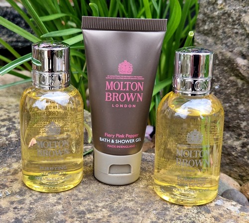 Molton Brown Pack Bad Duschgel Feurig Pink Pfeffer Indisch Kresse Shampoo Reise - Bild 3 von 3