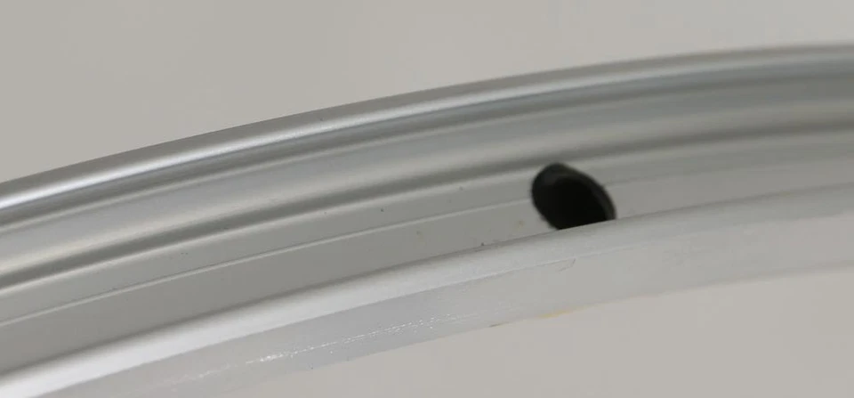 2 QTY Mavic Aksium Race 20 H Road Bike Rims 700c Double Walled Aluminum New Blem - Image 4 of 4