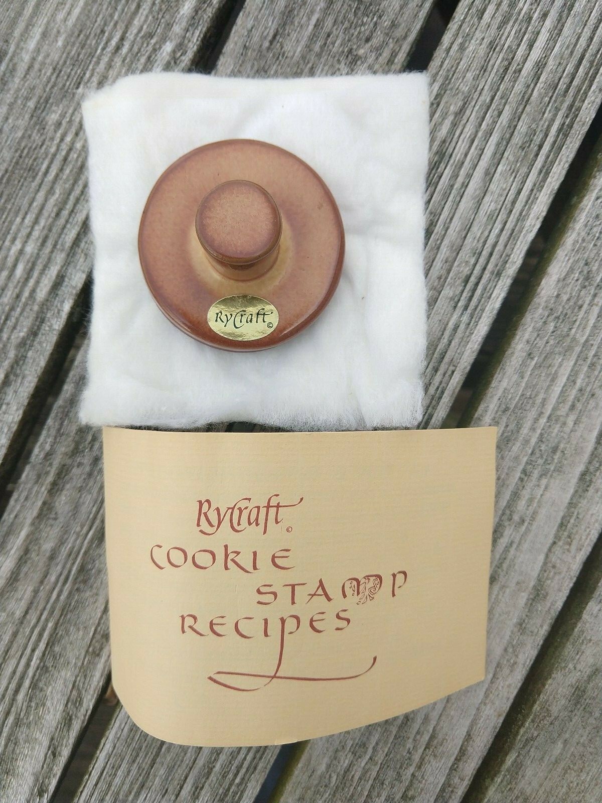 RYCRAFT 1978 NOS 2" ROUND COOKIE STAMP with HANDLE & RECIPE BOOKLET