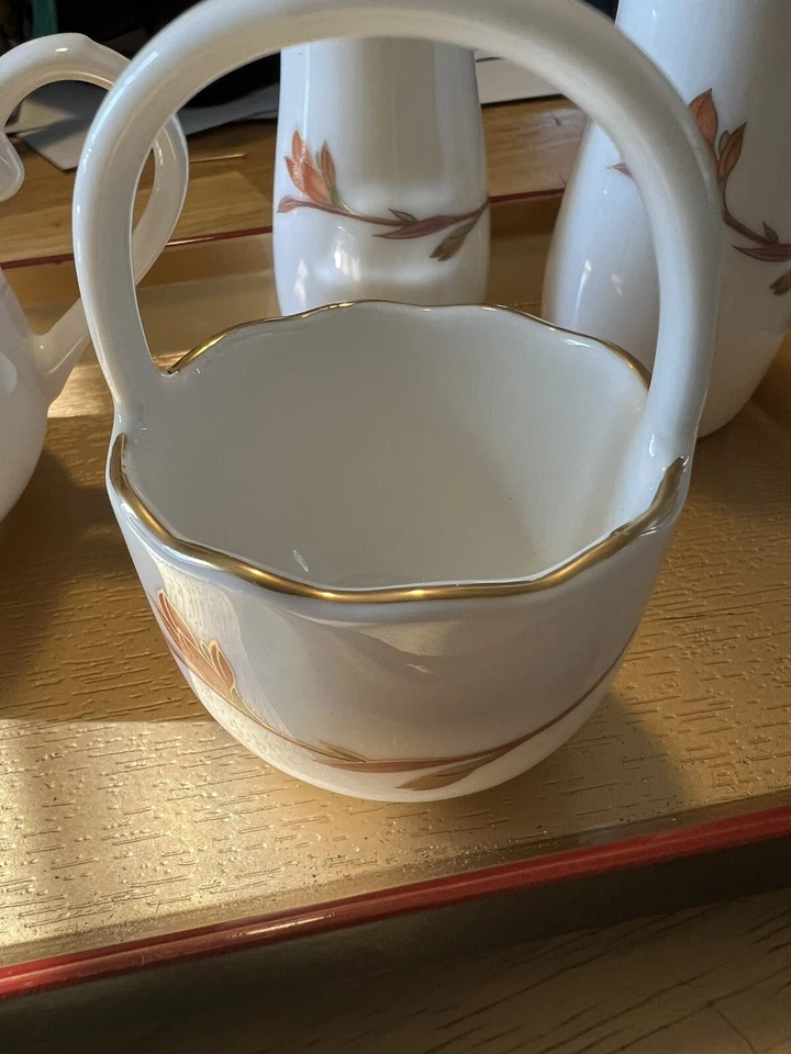 CREMA FLORAL AZÚCAR SAL PIMIENTA PORCELANA FLORES ASIÁTICAS RIBETE DORADO CON BANDEJA Foto 3 de 4