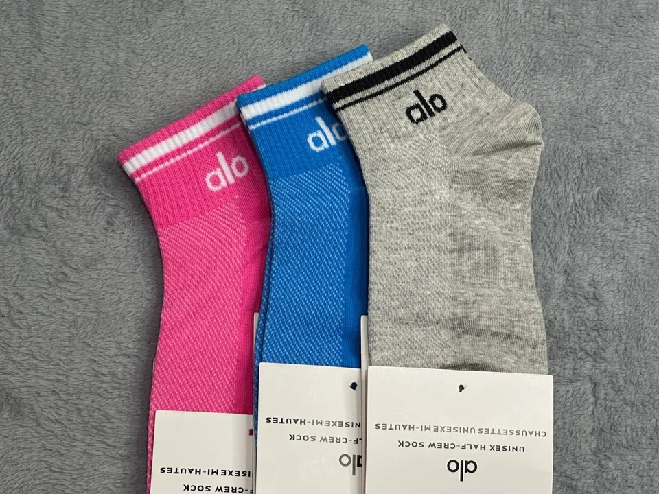 Calcetines retro Alo Yoga para mujer media tripulación 3 pares - azul gris rosa - nuevos con etiquetas Foto 2 de 4