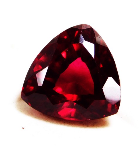 Natural Red Ruby 12.70 Cts Trillion Cut Loose Gemstone For Jewelry Making R969 - Picture 4 of 4