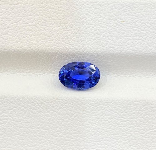 2.10 ct Top Grade Luster "Royal Blue" Natural Blue Sapphire - Oval Video !!!