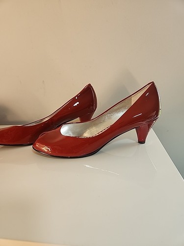 BCBG Paris Red size 8.5M Women's Patent Leather Shoes open toe - Picture 2 of 20