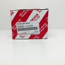 Pastiglie freno anteriori originali Toyota Yaris Hybrid 2011-20 sinistra e destra OEM 04465-YZZDS