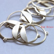 20 Pieces Raw Brass Round Charm - Geometry - 20.5mm CW-3102C-M-313 