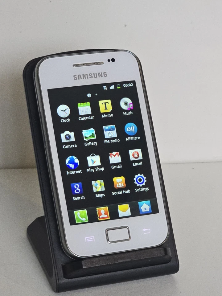 Samsung Galaxy Ace GT-S5830i - White (Unlocked) Smartphone - Image 3 of 4