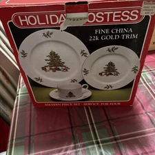 16pc Serve 4 Tienshan Holiday Hostess  Christmas Tree Holly Dishes w/ Gold Trim