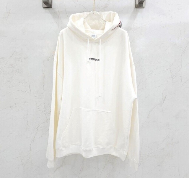 vetements Logo Patch White Over Hoodie UE51TR550W 115086736