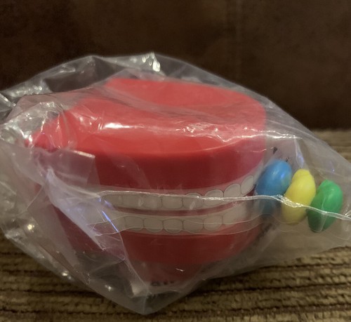 1997 M&M Burger King Toy - Chomping Teeth w/ Pull String - Picture 2 of 2