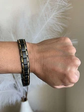 Elegant Magnetic Bracelet 22 magnets Men Women Renew Energy Balance Power Joy RX