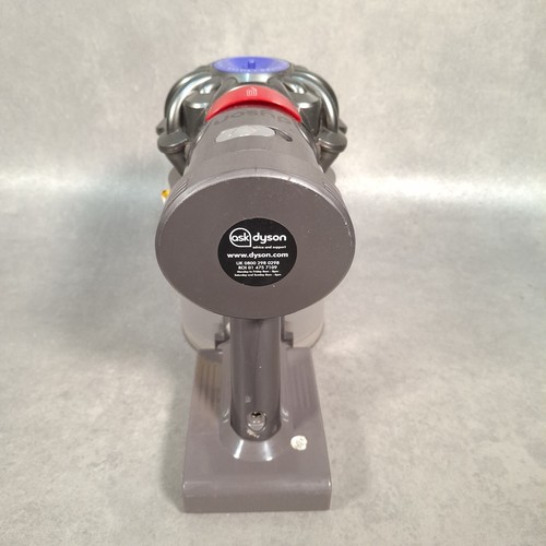Dyson V7 Motorhead Pro Vacuum Cleaner & Charger - Picture 10 of 14