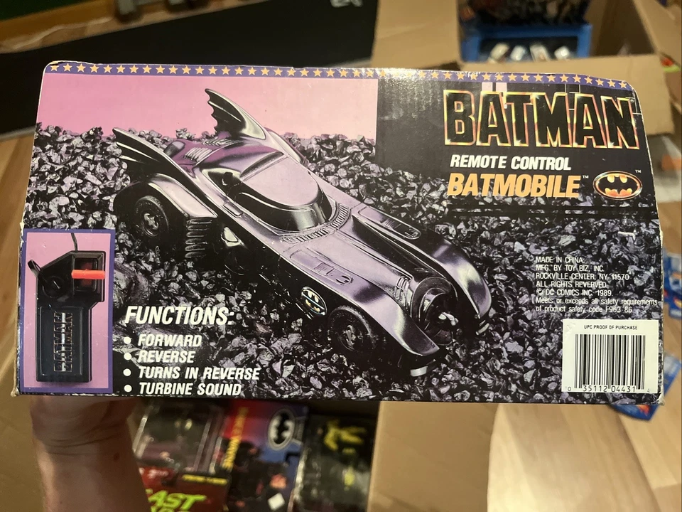 Batimóvil de control remoto Batman NIOB #4431 con luz turbo Toy Biz 15 Foto 2 de 2