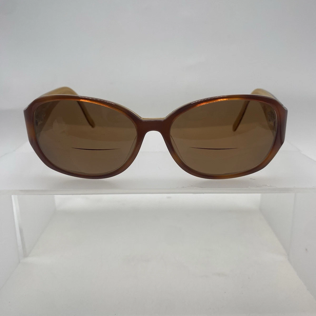 Liz Claiborne Oval Plastic Frame Sunglasses for Women for  display picture 1
