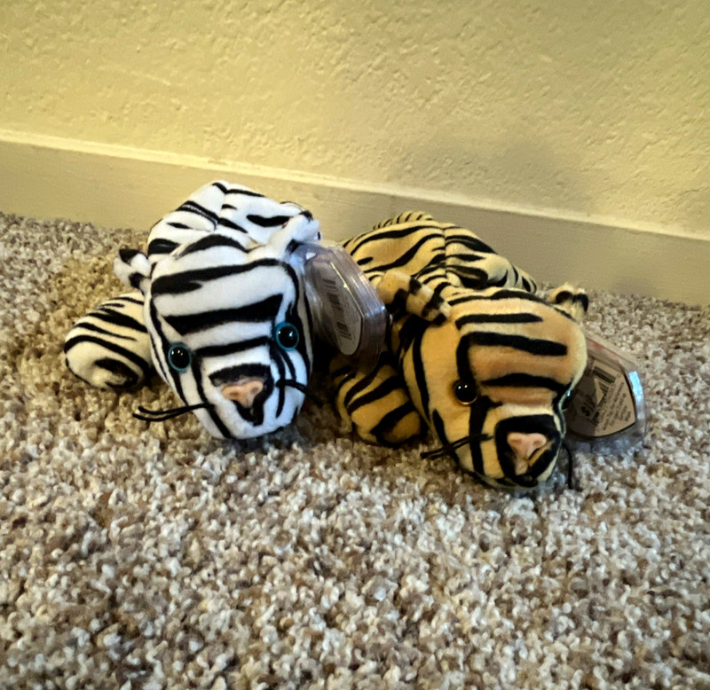 Ty Beanie Babies Blizzard & Stripes Striped Cat Plush Lot of 2 w/ Tags 1996