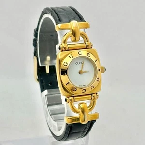Montre GUCCI 6300L Carrée Or Ceinture Noire Cadran Blanc Femme Suisse