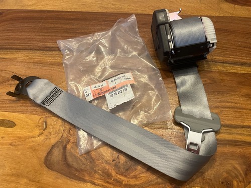 Renault Clio 2, 172 182 NEW GENUINE left rear silver seat belt 8200282139 8E10 - Picture 1 of 10