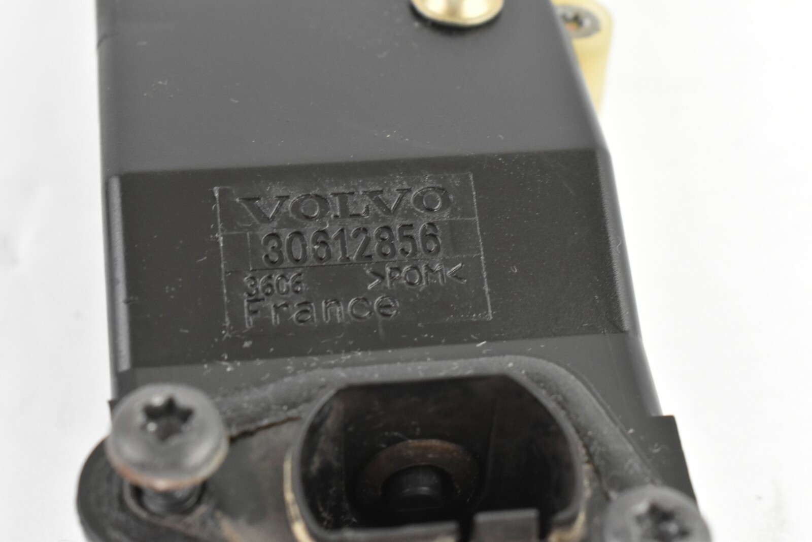 Volvo S60 S80 XC90 V70 XC70 FUEL GAS DOOR LOCK Release SOLENOID