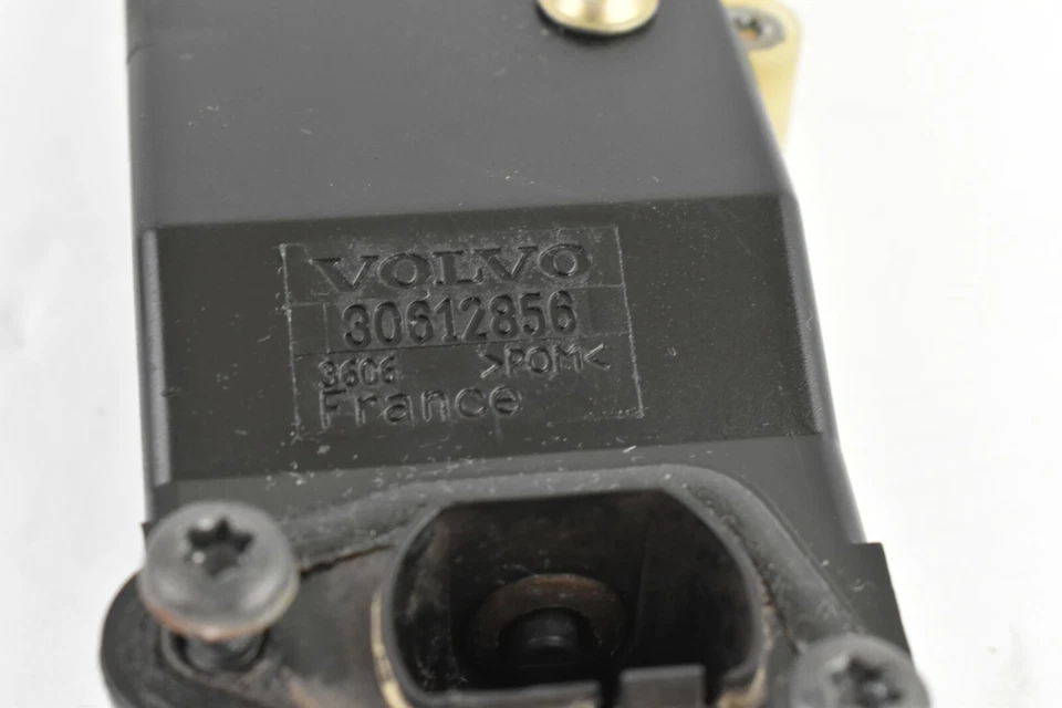 Atuador de liberação original Volvo S60 S80 XC90 V70 XC70 FECHADURA DE PORTA DE COMBUSTÍVEL 30612856 ✅ - Imagem 3 de 4